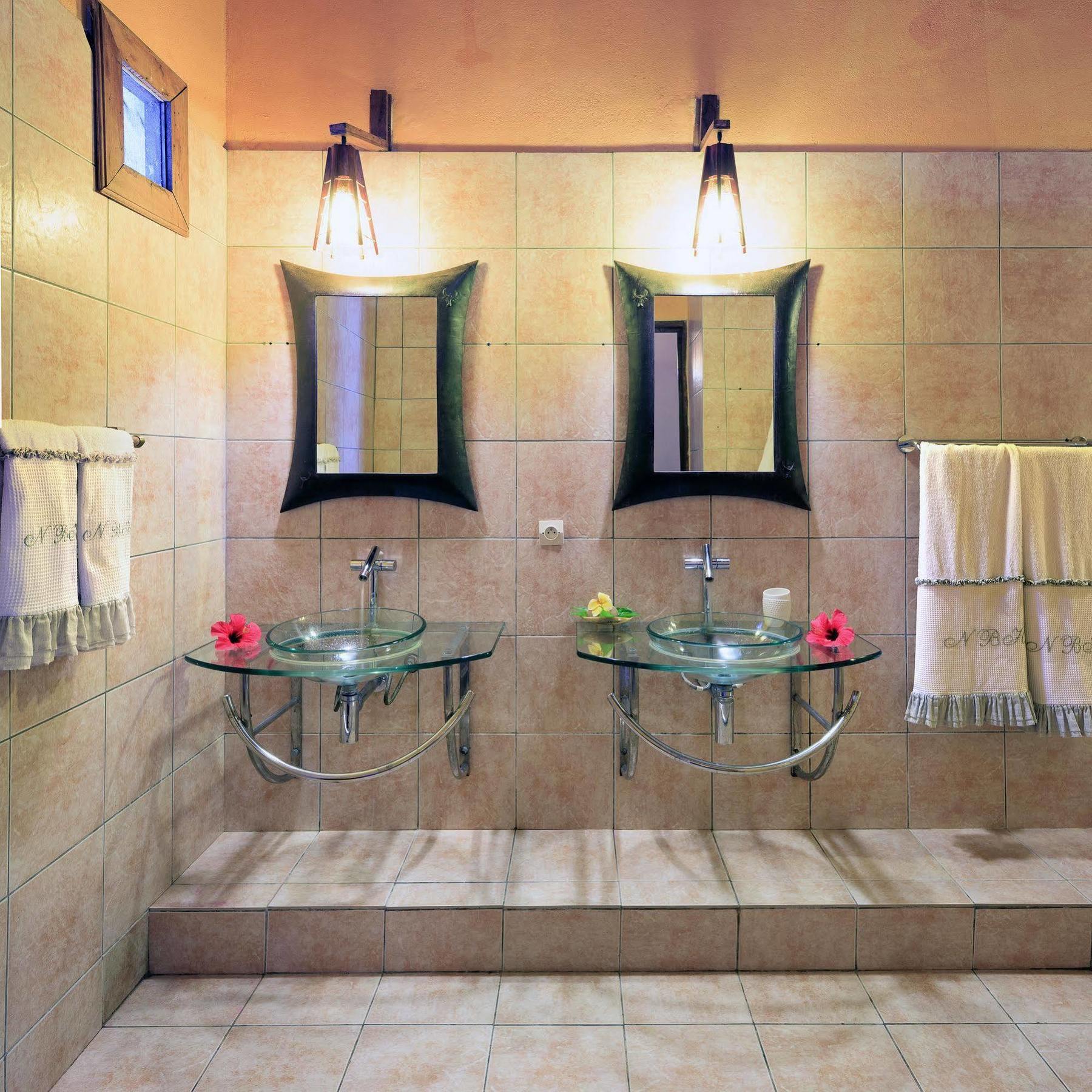 Nosy Be Hotel & Spa Ambaro Экстерьер фото